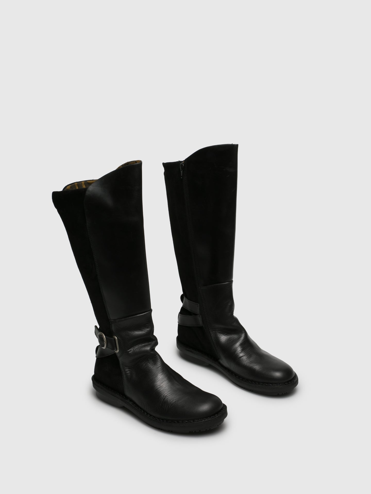 Fly London Botas com Fecho em Preto